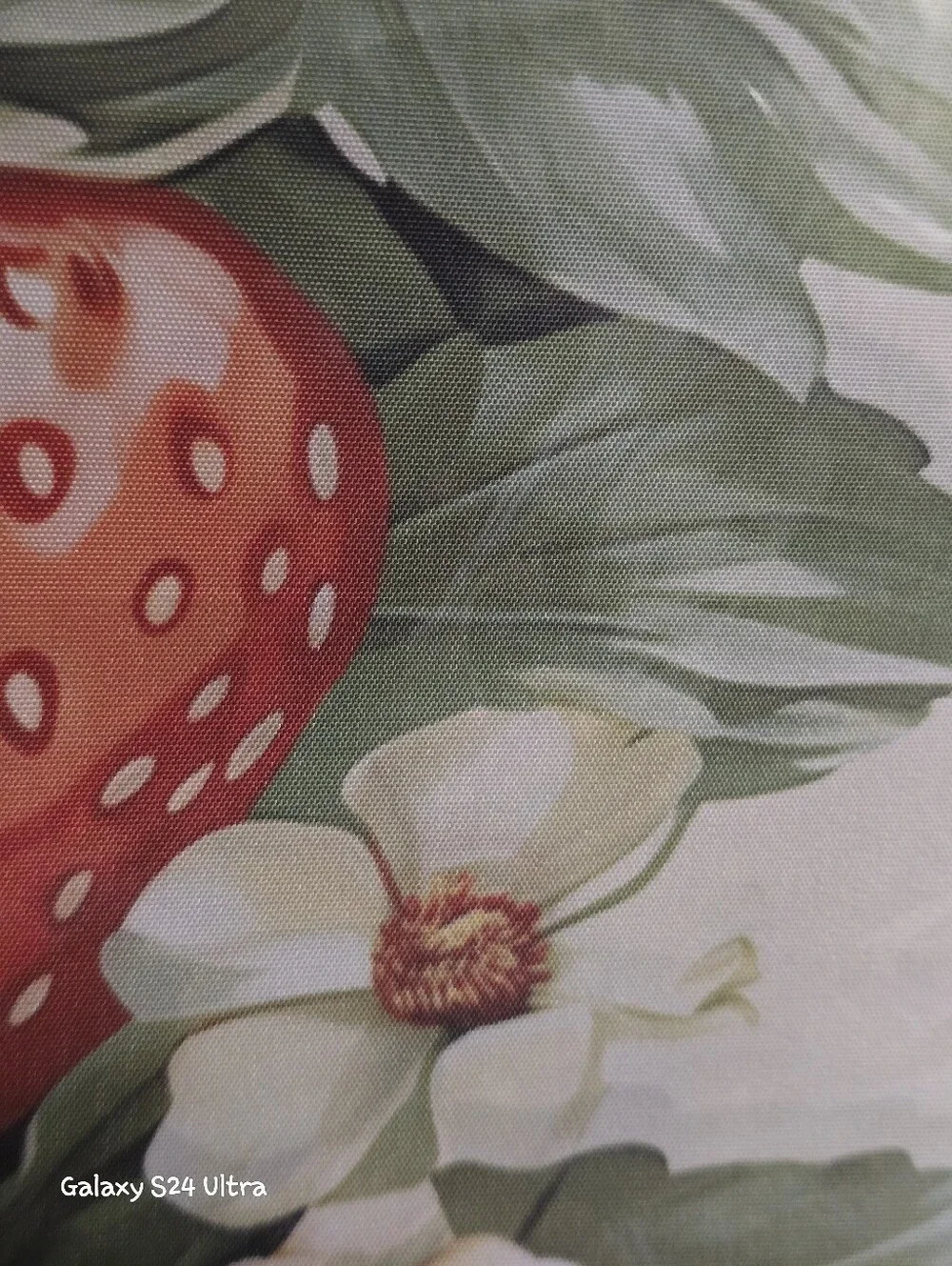Strawberry 🍓 Decor Table Runner NEW